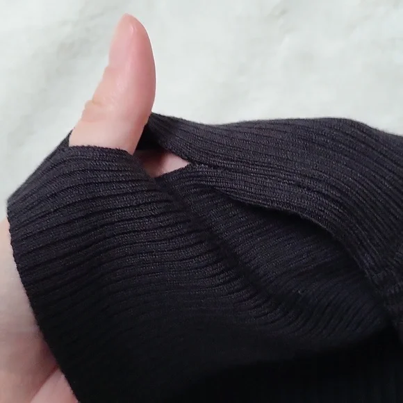 NWT! Offline by AERIE Black Home Stretch Off the Shoulder Sweater! Size M! - Picture 16 of 17